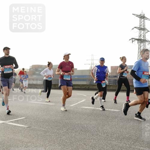 03.10.2026 - Köhlbrandbrückenlauf Michael Burmester http://msf.ph/oto/10764895 03.10.2026 09:18:41 Position 3 42, 195, 2573 meine-sportfotos.de