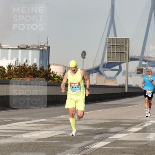 03.10.2026 - Köhlbrandbrückenlauf Michael Burmester http://msf.ph/oto/10764899 03.10.2026 09:40:22 Position 3 1265 meine-sportfotos.de