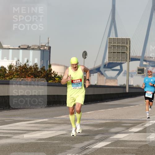 03.10.2026 - Köhlbrandbrückenlauf Michael Burmester http://msf.ph/oto/10764901 03.10.2026 09:40:22 Position 3 1265, 12, 00 meine-sportfotos.de