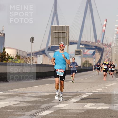 03.10.2026 - Köhlbrandbrückenlauf Michael Burmester http://msf.ph/oto/10764909 03.10.2026 09:40:27 Position 3 12, 5, 1 meine-sportfotos.de