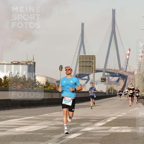 03.10.2026 - Köhlbrandbrückenlauf Michael Burmester http://msf.ph/oto/10764917 03.10.2026 09:40:29 Position 3 1260, 12, 5 meine-sportfotos.de