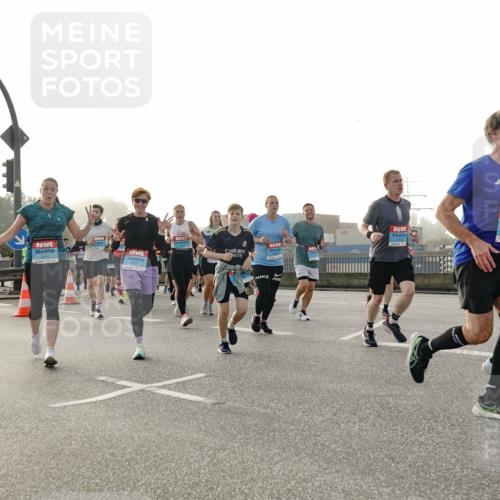 03.10.2026 - Köhlbrandbrückenlauf Michael Burmester http://msf.ph/oto/10764928 03.10.2026 09:18:46 Position 3  meine-sportfotos.de