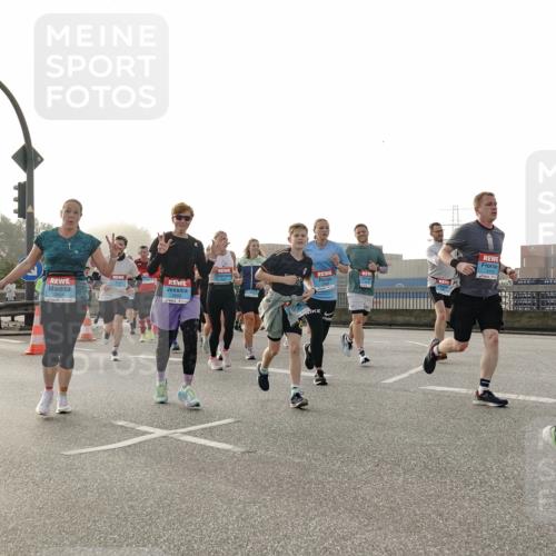03.10.2026 - Köhlbrandbrückenlauf Michael Burmester http://msf.ph/oto/10764932 03.10.2026 09:18:46 Position 3 2680, 3717 meine-sportfotos.de