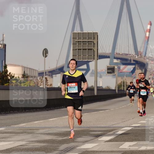 03.10.2026 - Köhlbrandbrückenlauf Michael Burmester http://msf.ph/oto/10764942 03.10.2026 09:40:43 Position 3 2117 meine-sportfotos.de