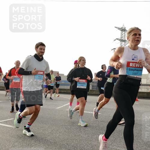 03.10.2026 - Köhlbrandbrückenlauf Michael Burmester http://msf.ph/oto/10764955 03.10.2026 09:18:48 Position 3 3790, 2327, 2646, 3 meine-sportfotos.de