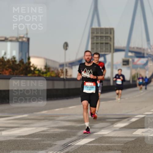 03.10.2026 - Köhlbrandbrückenlauf Michael Burmester http://msf.ph/oto/10764956 03.10.2026 09:40:54 Position 3  meine-sportfotos.de