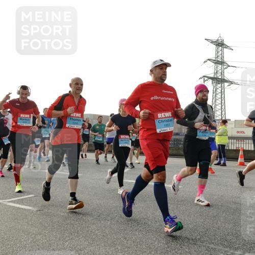 03.10.2026 - Köhlbrandbrückenlauf Michael Burmester http://msf.ph/oto/10764961 03.10.2026 09:18:49 Position 3 3093, 2299, 1851 meine-sportfotos.de