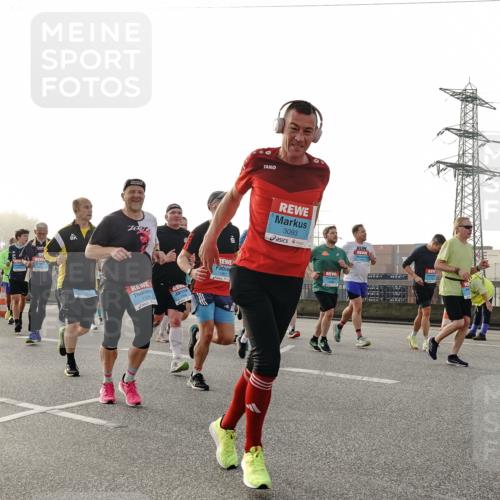 03.10.2026 - Köhlbrandbrückenlauf Michael Burmester http://msf.ph/oto/10764972 03.10.2026 09:18:50 Position 3 1128, 3093 meine-sportfotos.de
