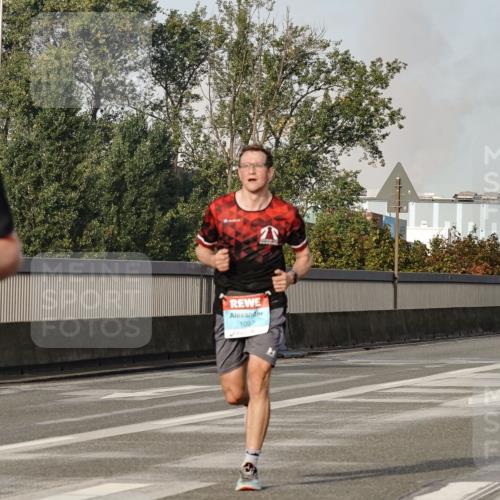 03.10.2026 - Köhlbrandbrückenlauf Michael Burmester http://msf.ph/oto/10764975 03.10.2026 09:41:00 Position 3 1091, 2068, 1097 meine-sportfotos.de