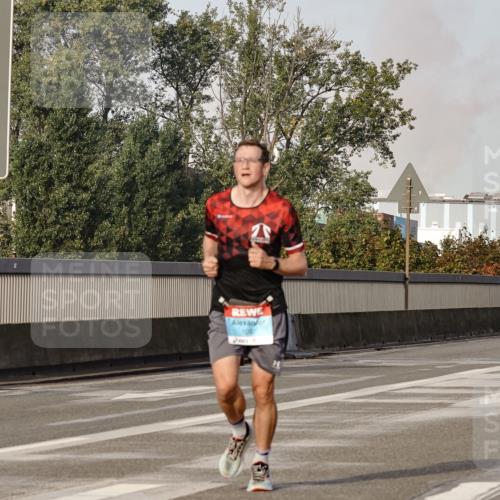 03.10.2026 - Köhlbrandbrückenlauf Michael Burmester http://msf.ph/oto/10764977 03.10.2026 09:41:01 Position 3 1097 meine-sportfotos.de