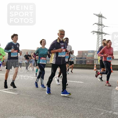 03.10.2026 - Köhlbrandbrückenlauf Michael Burmester http://msf.ph/oto/10764985 03.10.2026 09:18:53 Position 3 3721, 3720, 2472, 3 meine-sportfotos.de
