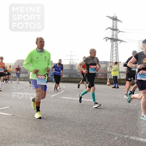 03.10.2026 - Köhlbrandbrückenlauf Michael Burmester http://msf.ph/oto/10764995 03.10.2026 09:18:55 Position 3 1503, 1414, 2740 meine-sportfotos.de