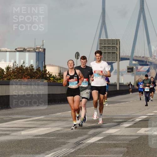 03.10.2026 - Köhlbrandbrückenlauf Michael Burmester http://msf.ph/oto/10765002 03.10.2026 09:41:17 Position 3 2183, 1507, 1607 meine-sportfotos.de
