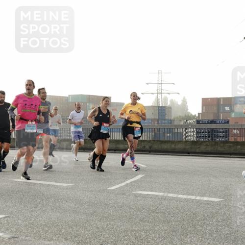 03.10.2026 - Köhlbrandbrückenlauf Michael Burmester http://msf.ph/oto/10765012 03.10.2026 09:18:59 Position 3 1998, 11999, 42, 395 meine-sportfotos.de