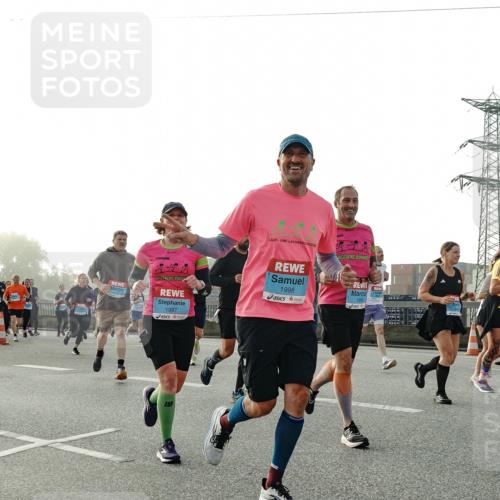 03.10.2026 - Köhlbrandbrückenlauf Michael Burmester http://msf.ph/oto/10765022 03.10.2026 09:19:00 Position 3 1997, 1998 meine-sportfotos.de