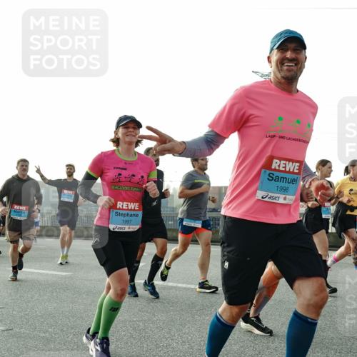 03.10.2026 - Köhlbrandbrückenlauf Michael Burmester http://msf.ph/oto/10765024 03.10.2026 09:19:01 Position 3 2756, 1997, 1998 meine-sportfotos.de