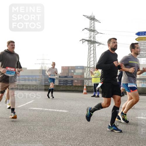 03.10.2026 - Köhlbrandbrückenlauf Michael Burmester http://msf.ph/oto/10765030 03.10.2026 09:19:02 Position 3 2756 meine-sportfotos.de