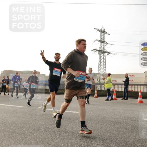 03.10.2026 - Köhlbrandbrückenlauf Michael Burmester http://msf.ph/oto/10765036 03.10.2026 09:19:03 Position 3 2572, 2756 meine-sportfotos.de