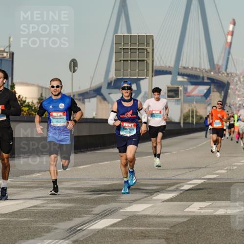 03.10.2026 - Köhlbrandbrückenlauf Michael Burmester http://msf.ph/oto/10765056 03.10.2026 09:41:35 Position 3 1823, 2130, 12, 5 meine-sportfotos.de
