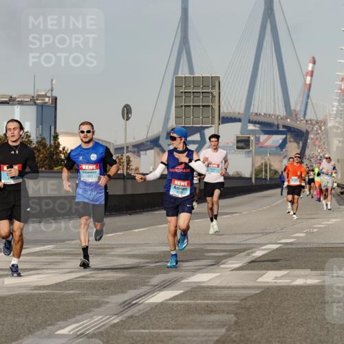 03.10.2026 - Köhlbrandbrückenlauf Michael Burmester http://msf.ph/oto/10765059 03.10.2026 09:41:36 Position 3 1823, 12, 5, 58 meine-sportfotos.de