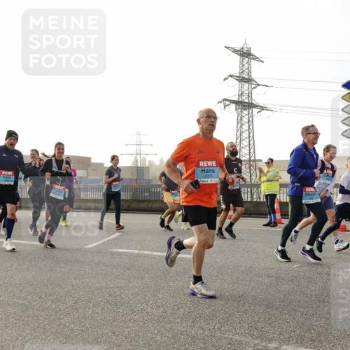 03.10.2026 - Köhlbrandbrückenlauf Michael Burmester http://msf.ph/oto/10765065 03.10.2026 09:19:06 Position 3 3, 2905 meine-sportfotos.de