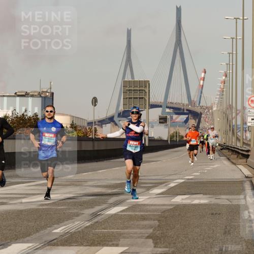 03.10.2026 - Köhlbrandbrückenlauf Michael Burmester http://msf.ph/oto/10765070 03.10.2026 09:41:37 Position 3 2130, 2, 5 meine-sportfotos.de
