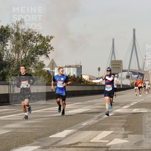 03.10.2026 - Köhlbrandbrückenlauf Michael Burmester http://msf.ph/oto/10765078 03.10.2026 09:41:39 Position 3 2130, 12, 5, 1 meine-sportfotos.de