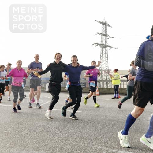 03.10.2026 - Köhlbrandbrückenlauf Michael Burmester http://msf.ph/oto/10765079 03.10.2026 09:19:08 Position 3  meine-sportfotos.de