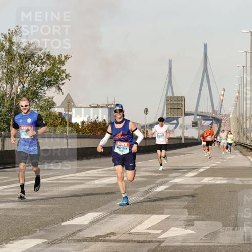 03.10.2026 - Köhlbrandbrückenlauf Michael Burmester http://msf.ph/oto/10765086 03.10.2026 09:41:40 Position 3 2153, 1820, 12, 5 meine-sportfotos.de