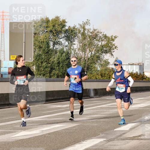 03.10.2026 - Köhlbrandbrückenlauf Michael Burmester http://msf.ph/oto/10765088 03.10.2026 09:41:41 Position 3 2153, 2130 meine-sportfotos.de