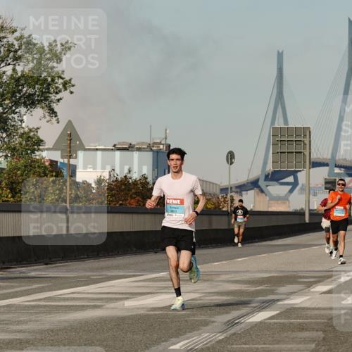 03.10.2026 - Köhlbrandbrückenlauf Michael Burmester http://msf.ph/oto/10765101 03.10.2026 09:41:44 Position 3  meine-sportfotos.de