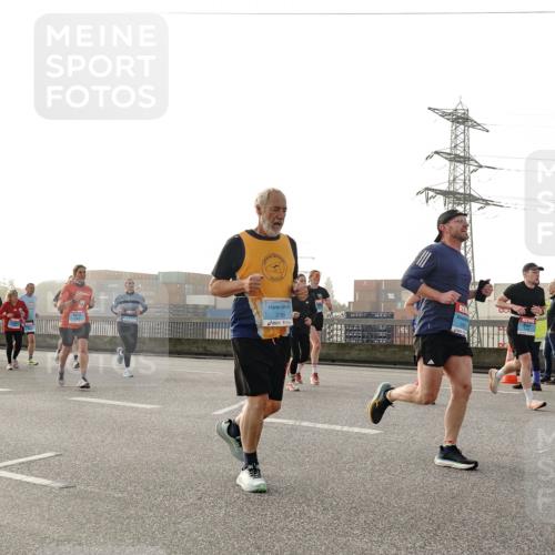 03.10.2026 - Köhlbrandbrückenlauf Michael Burmester http://msf.ph/oto/10765116 03.10.2026 09:19:13 Position 3 2765 meine-sportfotos.de