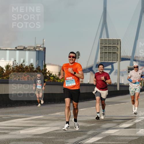 03.10.2026 - Köhlbrandbrückenlauf Michael Burmester http://msf.ph/oto/10765121 03.10.2026 09:41:50 Position 3 1972 meine-sportfotos.de