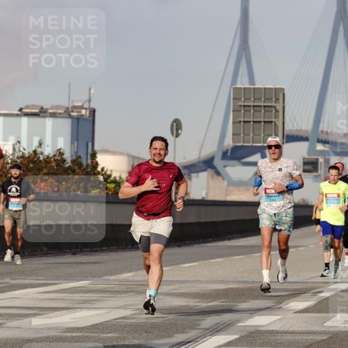 03.10.2026 - Köhlbrandbrückenlauf Michael Burmester http://msf.ph/oto/10765127 03.10.2026 09:41:53 Position 3 1972 meine-sportfotos.de