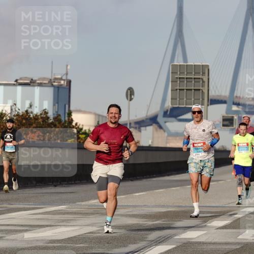 03.10.2026 - Köhlbrandbrückenlauf Michael Burmester http://msf.ph/oto/10765129 03.10.2026 09:41:53 Position 3 1972, 42, 195, 1 meine-sportfotos.de