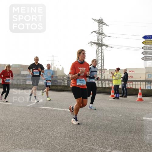 03.10.2026 - Köhlbrandbrückenlauf Michael Burmester http://msf.ph/oto/10765132 03.10.2026 09:19:15 Position 3 2805, 3 meine-sportfotos.de
