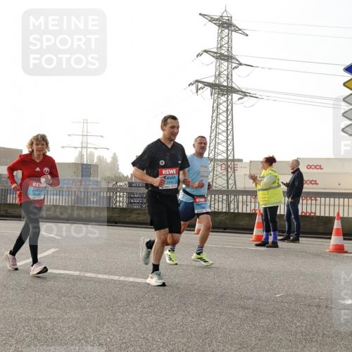 03.10.2026 - Köhlbrandbrückenlauf Michael Burmester http://msf.ph/oto/10765134 03.10.2026 09:19:16 Position 3 3, 2439 meine-sportfotos.de