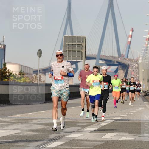 03.10.2026 - Köhlbrandbrückenlauf Michael Burmester http://msf.ph/oto/10765135 03.10.2026 09:41:55 Position 3 195, 1064, 2135, 12, 5 meine-sportfotos.de