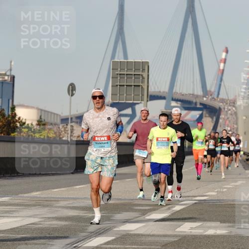 03.10.2026 - Köhlbrandbrückenlauf Michael Burmester http://msf.ph/oto/10765139 03.10.2026 09:41:55 Position 3 42, 195, 1064, 2135, 12, 5 meine-sportfotos.de