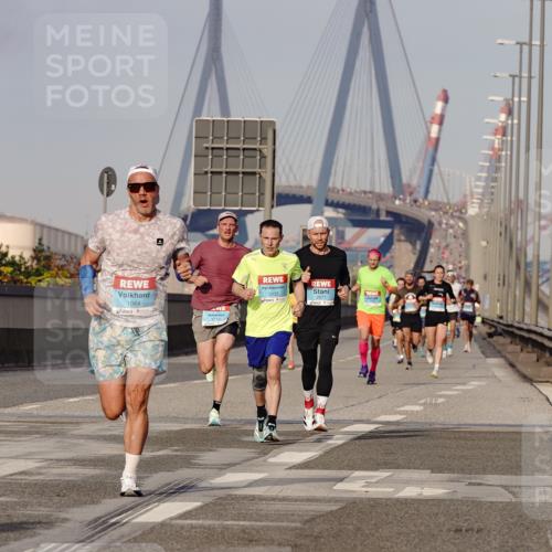 03.10.2026 - Köhlbrandbrückenlauf Michael Burmester http://msf.ph/oto/10765141 03.10.2026 09:41:56 Position 3 1064, 2077, 12, 5 meine-sportfotos.de