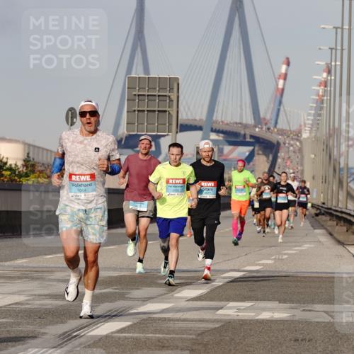 03.10.2026 - Köhlbrandbrückenlauf Michael Burmester http://msf.ph/oto/10765143 03.10.2026 09:41:56 Position 3 1064, 3710, 2135, 12, 5 meine-sportfotos.de