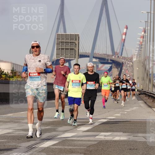 03.10.2026 - Köhlbrandbrückenlauf Michael Burmester http://msf.ph/oto/10765145 03.10.2026 09:41:56 Position 3 1064, 2135, 2077, 12, 5 meine-sportfotos.de