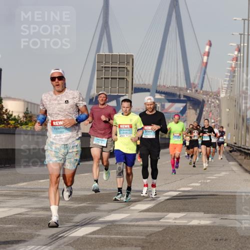 03.10.2026 - Köhlbrandbrückenlauf Michael Burmester http://msf.ph/oto/10765146 03.10.2026 09:41:57 Position 3 1064, 3710, 2135, 12, 5 meine-sportfotos.de