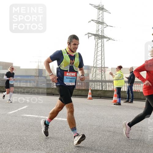 03.10.2026 - Köhlbrandbrückenlauf Michael Burmester http://msf.ph/oto/10765147 03.10.2026 09:19:18 Position 3 1882, 3 meine-sportfotos.de