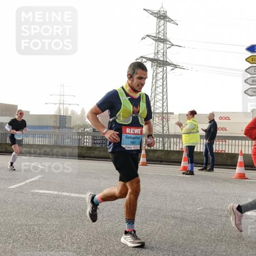 03.10.2026 - Köhlbrandbrückenlauf Michael Burmester http://msf.ph/oto/10765149 03.10.2026 09:19:18 Position 3 1882, 3 meine-sportfotos.de