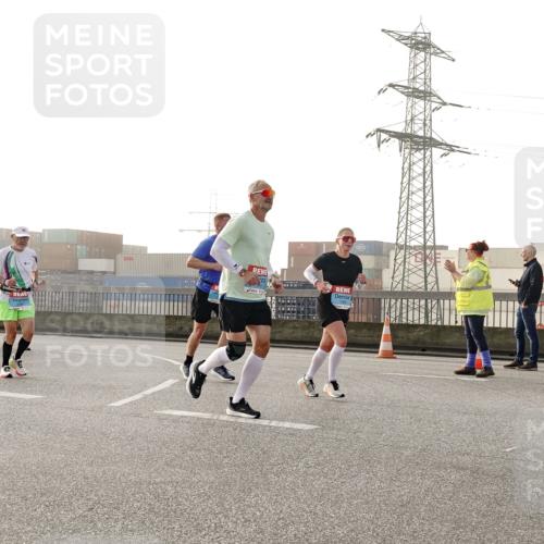 03.10.2026 - Köhlbrandbrückenlauf Michael Burmester http://msf.ph/oto/10765155 03.10.2026 09:19:19 Position 3 3 meine-sportfotos.de