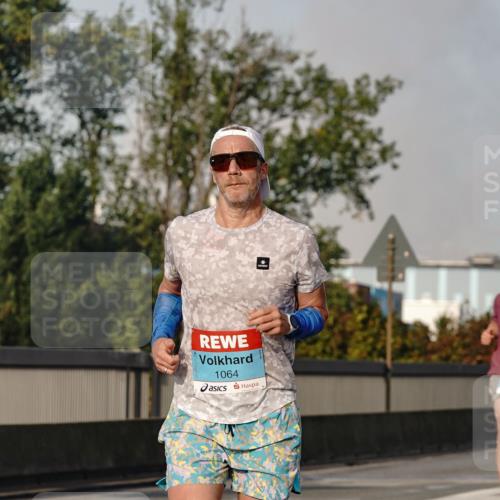 03.10.2026 - Köhlbrandbrückenlauf Michael Burmester http://msf.ph/oto/10765163 03.10.2026 09:42:01 Position 3 1064 meine-sportfotos.de