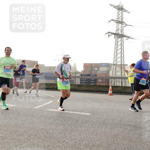 03.10.2026 - Köhlbrandbrückenlauf Michael Burmester http://msf.ph/oto/10765165 03.10.2026 09:19:21 Position 3 1 meine-sportfotos.de