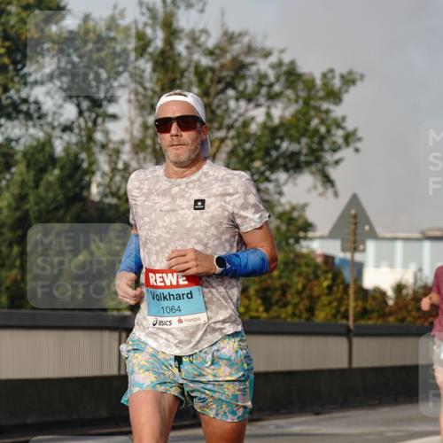 03.10.2026 - Köhlbrandbrückenlauf Michael Burmester http://msf.ph/oto/10765166 03.10.2026 09:42:01 Position 3 1064 meine-sportfotos.de