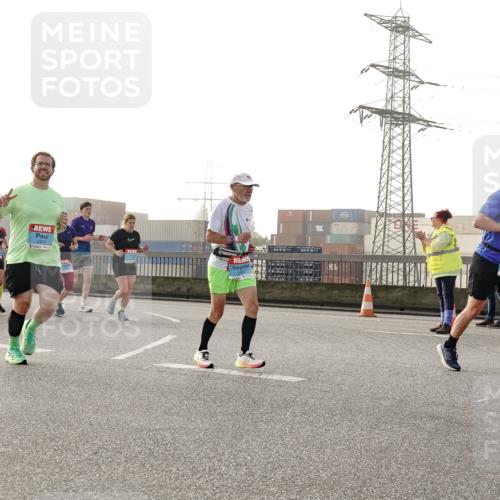 03.10.2026 - Köhlbrandbrückenlauf Michael Burmester http://msf.ph/oto/10765167 03.10.2026 09:19:21 Position 3  meine-sportfotos.de